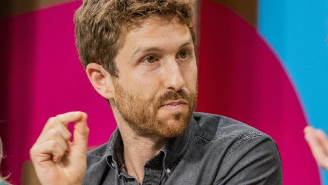 Former Google ethicist confirmed tech companies use slot-machine psychology to hijack billions of minds — documented evidence