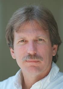 Major newspapers coordinated to destroy Gary Webb after he exposed CIA-linked drug trafficking — documented evidence