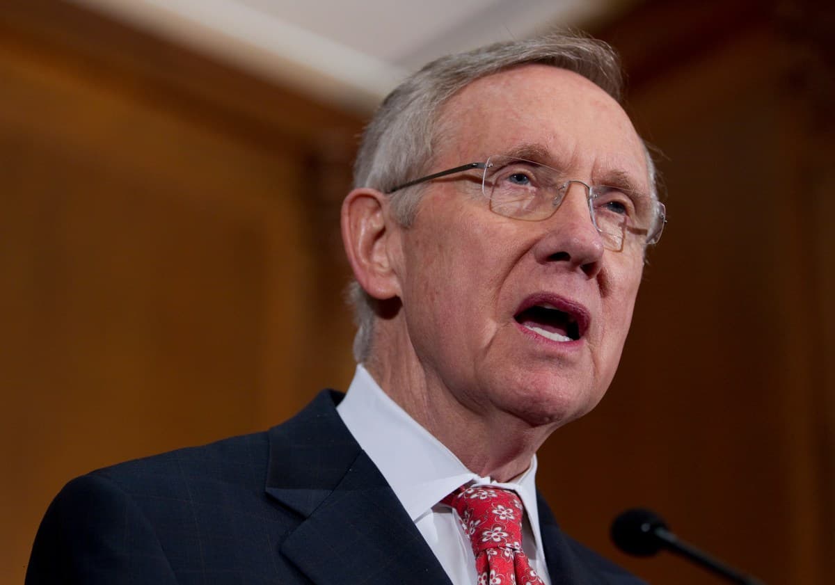 Senate Majority Leader Harry Reid secretly secured $22M for UFO investigation and believed the government was hiding crash materials — documented evidence