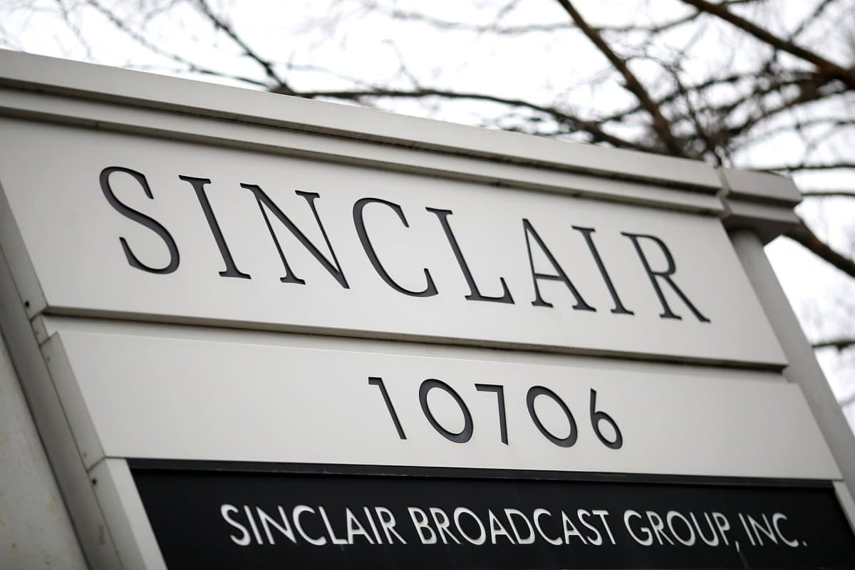Sinclair Broadcasting forced nearly 200 local news anchors to read the same propaganda script word-for-word