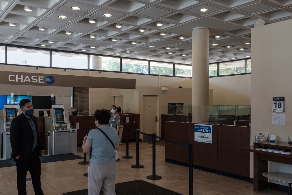 TD Bank employee helped launder $474 million for a Chinese crime ring through a Manhattan branch — documented evidence