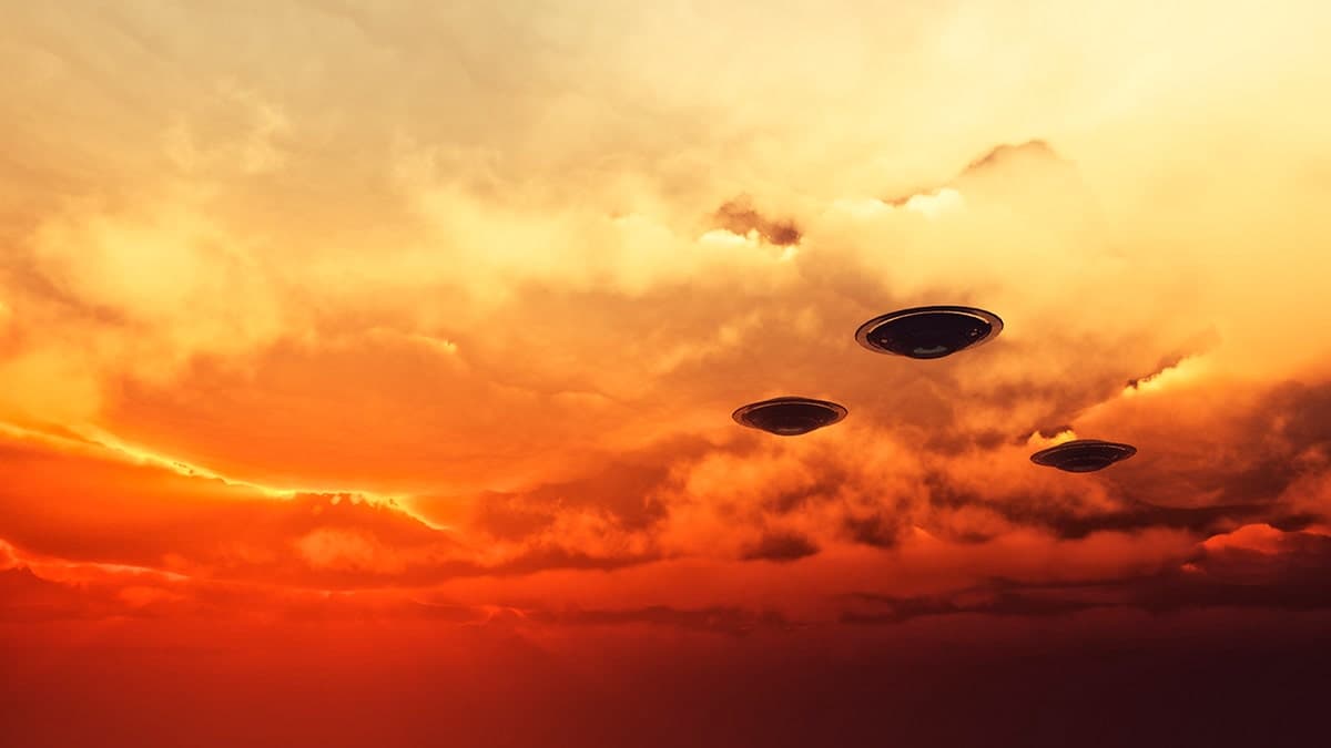 UFO sightings surged in 2025 — drone swarms over nuclear sites, new documents, and a documentary that changed everything — documented evidence