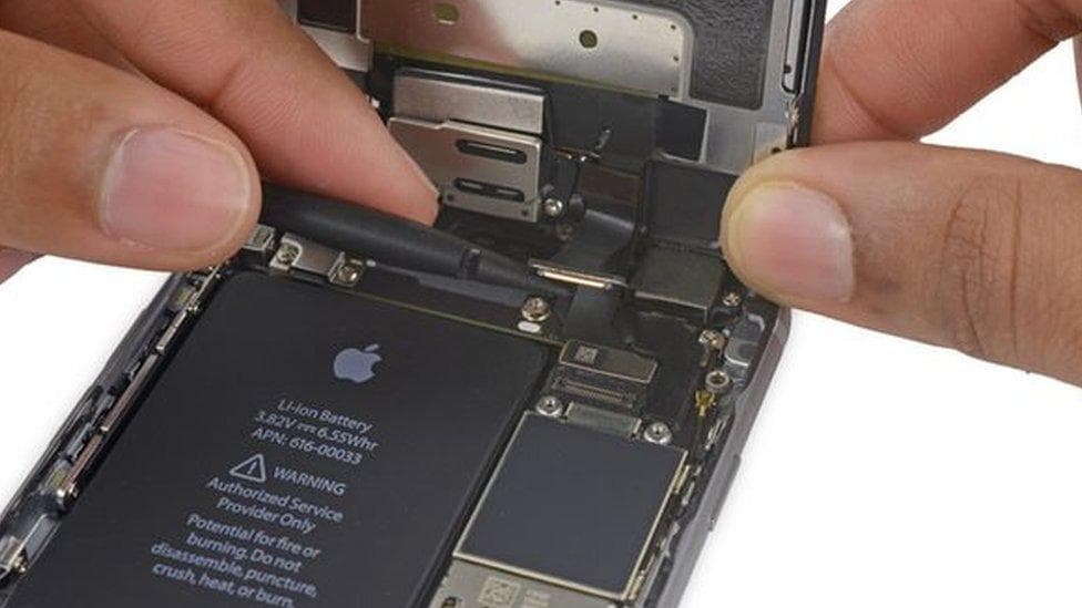 Apple Secretly Slowed Down iPhones with Older Batteries — documented evidence