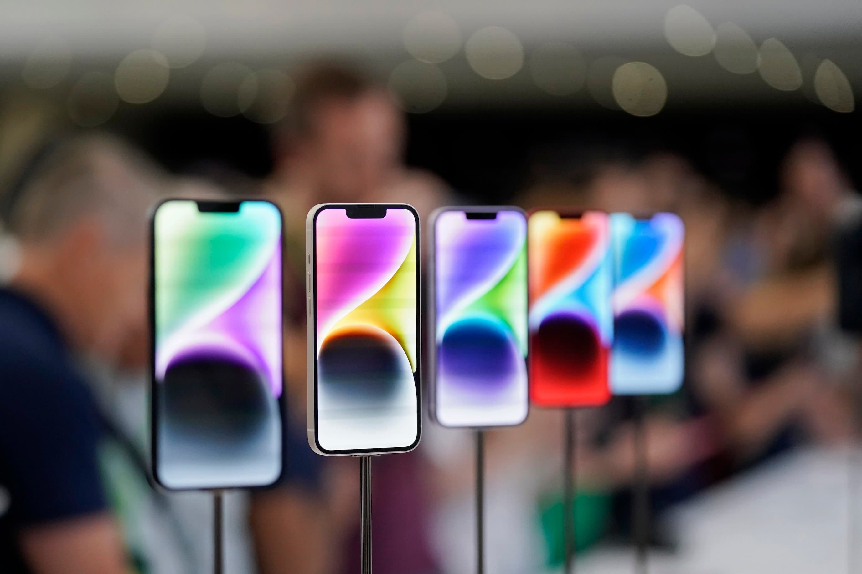Apple Secretly Throttled iPhone Performance to Hide Battery Problems — documented evidence